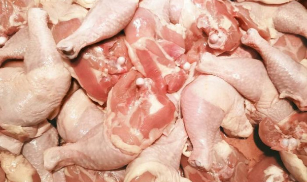 Chickens legs for sale in a supermarket (chicken, meal, fresh)