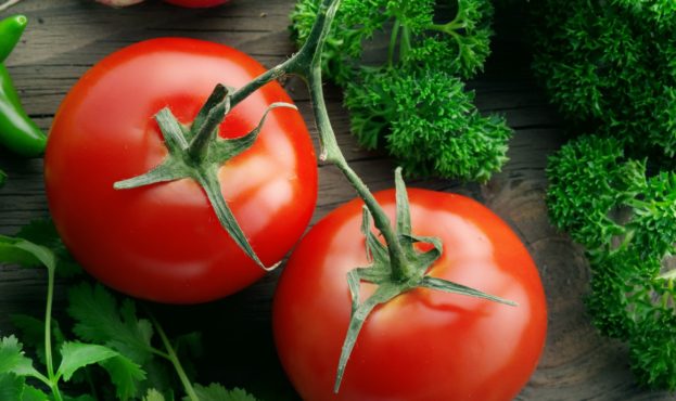 eda-zelen-ovoschi-pomidory