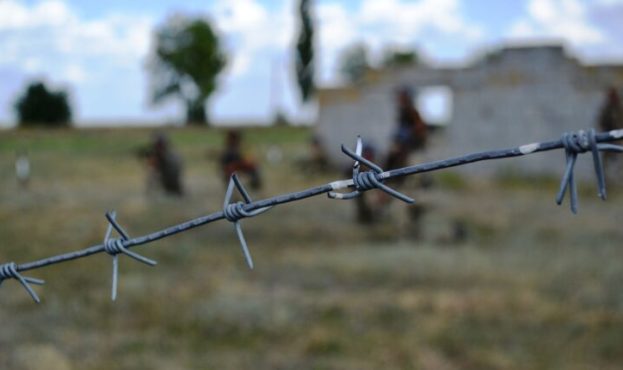 barbed-wire-g061a87024_1280-750x430