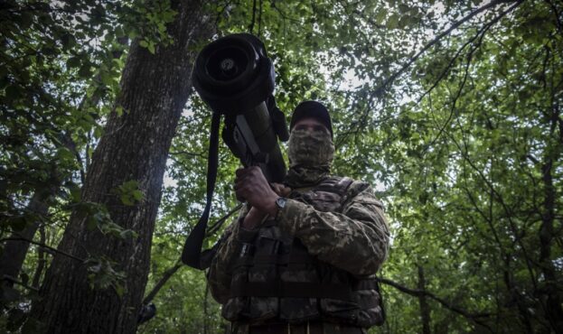 Ukrainian servicemen at frontlines of Izium