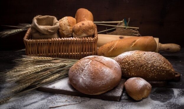 rye-sliced-bread-table_1112-1265-1