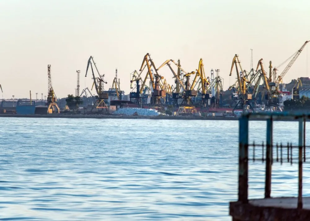 росія «відкрила» окуповані порти Бердянську і Маріуполя